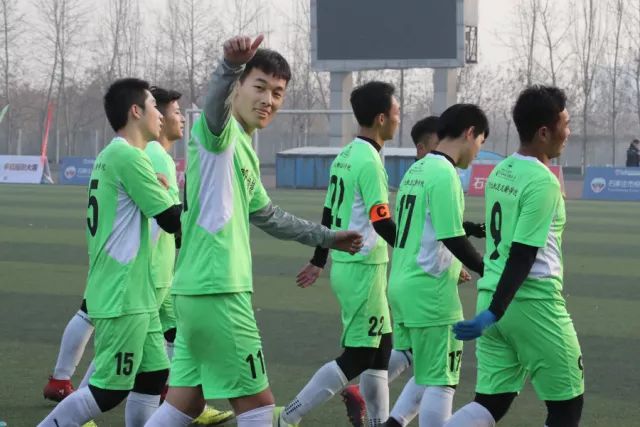 哈利伯顿26+11库里25+10+5 步行者力克勇士