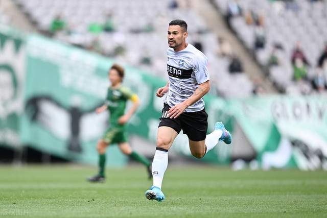 齐麟17分新疆胜宁波 盖利40+7+8山东险胜天津